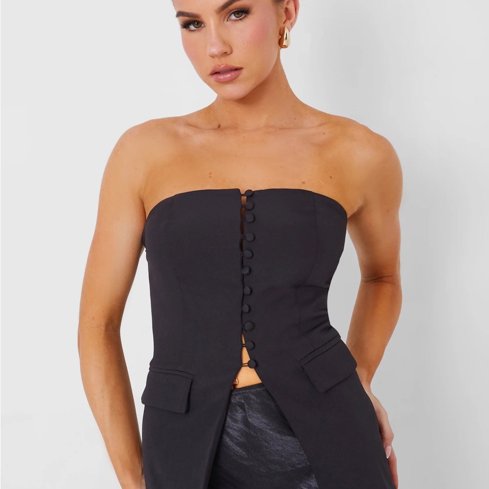 Kaiia Tailored Bandeau Split Front Top in Black